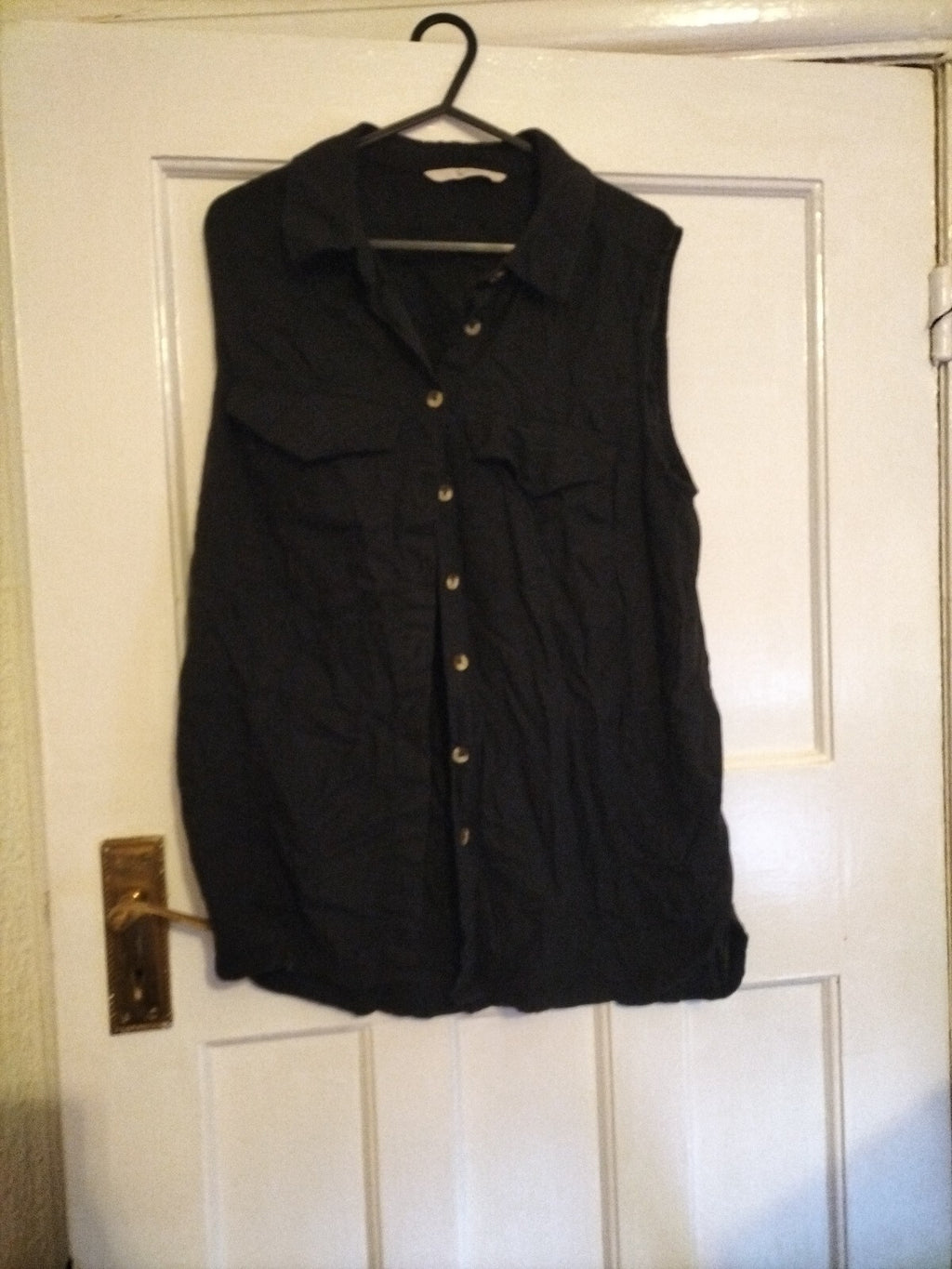Ladies Tu Size 8 Black Sleeveless Blouse