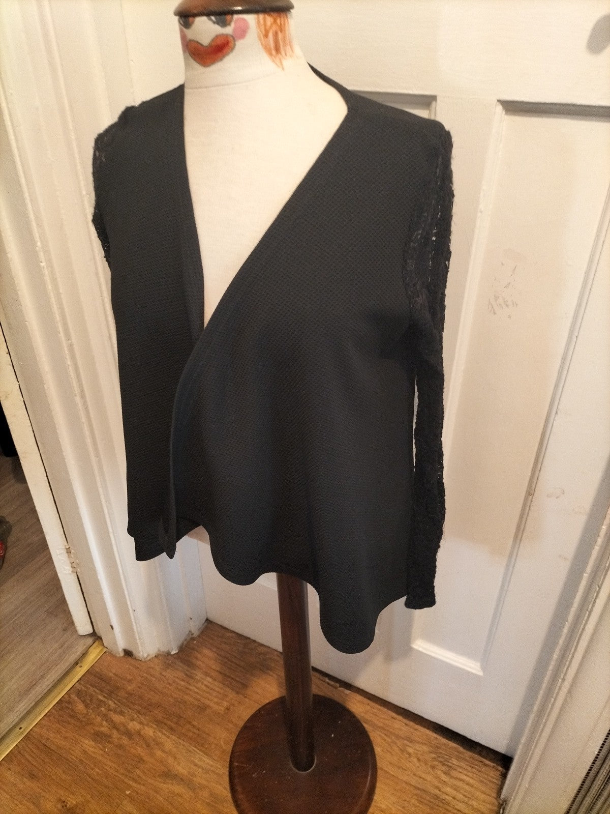 Ladies QED London Size Medium Black Lace Sleeved Cardigan