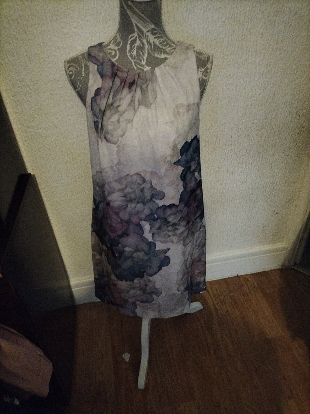 Ladies H+M Size 6 Floral Sleeveless Lined Dress