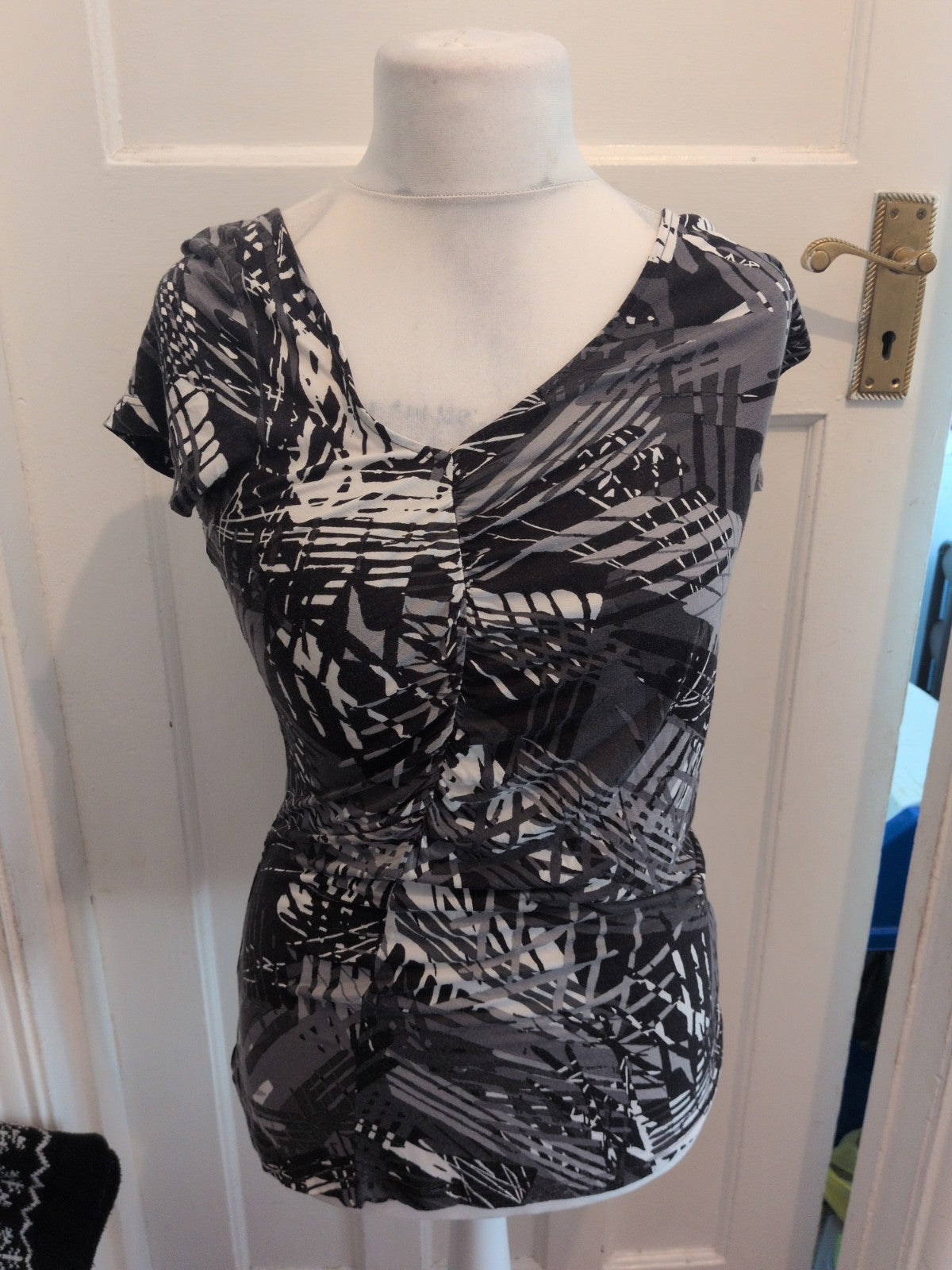 Next 12 Grey Black Patterned V Neck Short Sleeve Knee Length Dress