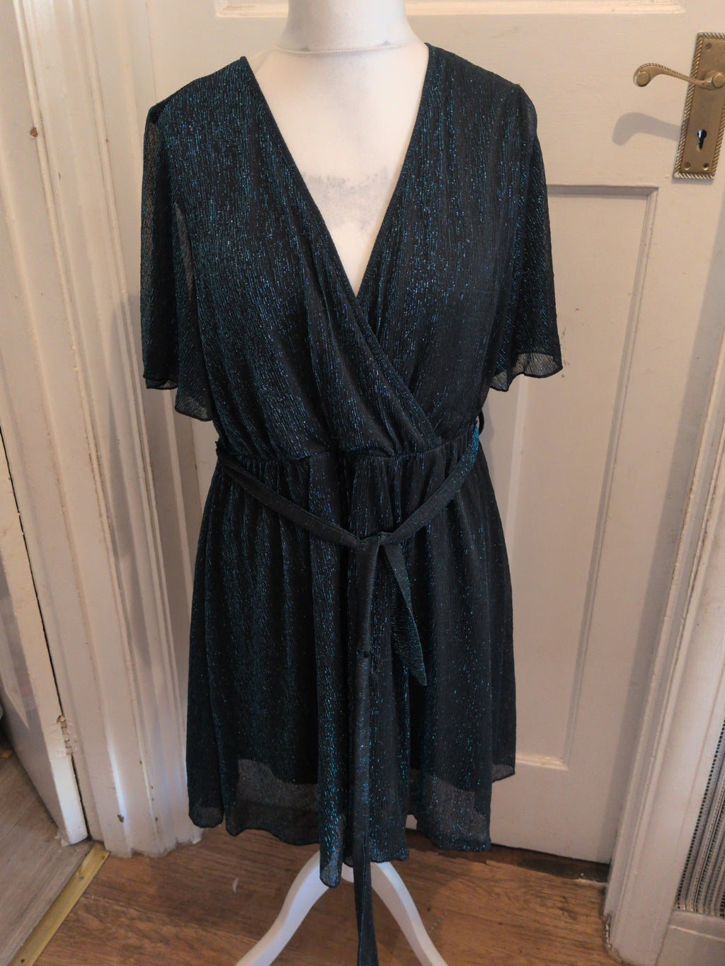 Ladies Shein Size XL Black With Turquoise Shimmer V Neck Knee Length Dress