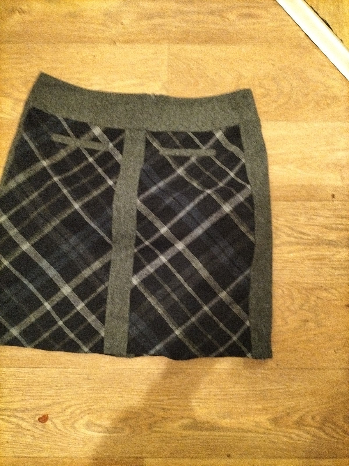 Ladies Autograph Size 10 Grey And Navy Check Lined Skirt