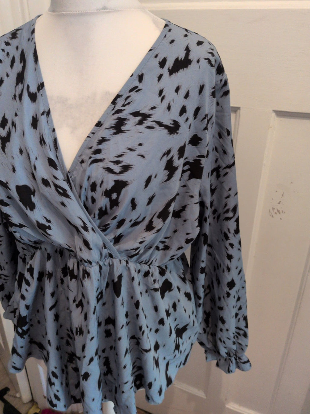 Shein Curve 2XL Grey And Black Long Sleeve Blouse