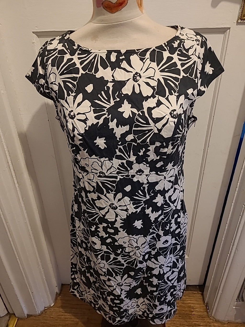 Ladies George Size 14 Black/White Floral Cap Sleeved Dress