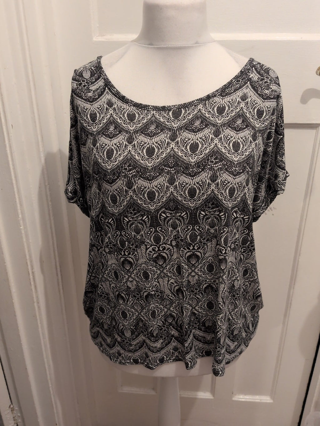Peacocks 20 Charcoal White Aztec Short Sleeve Blouse