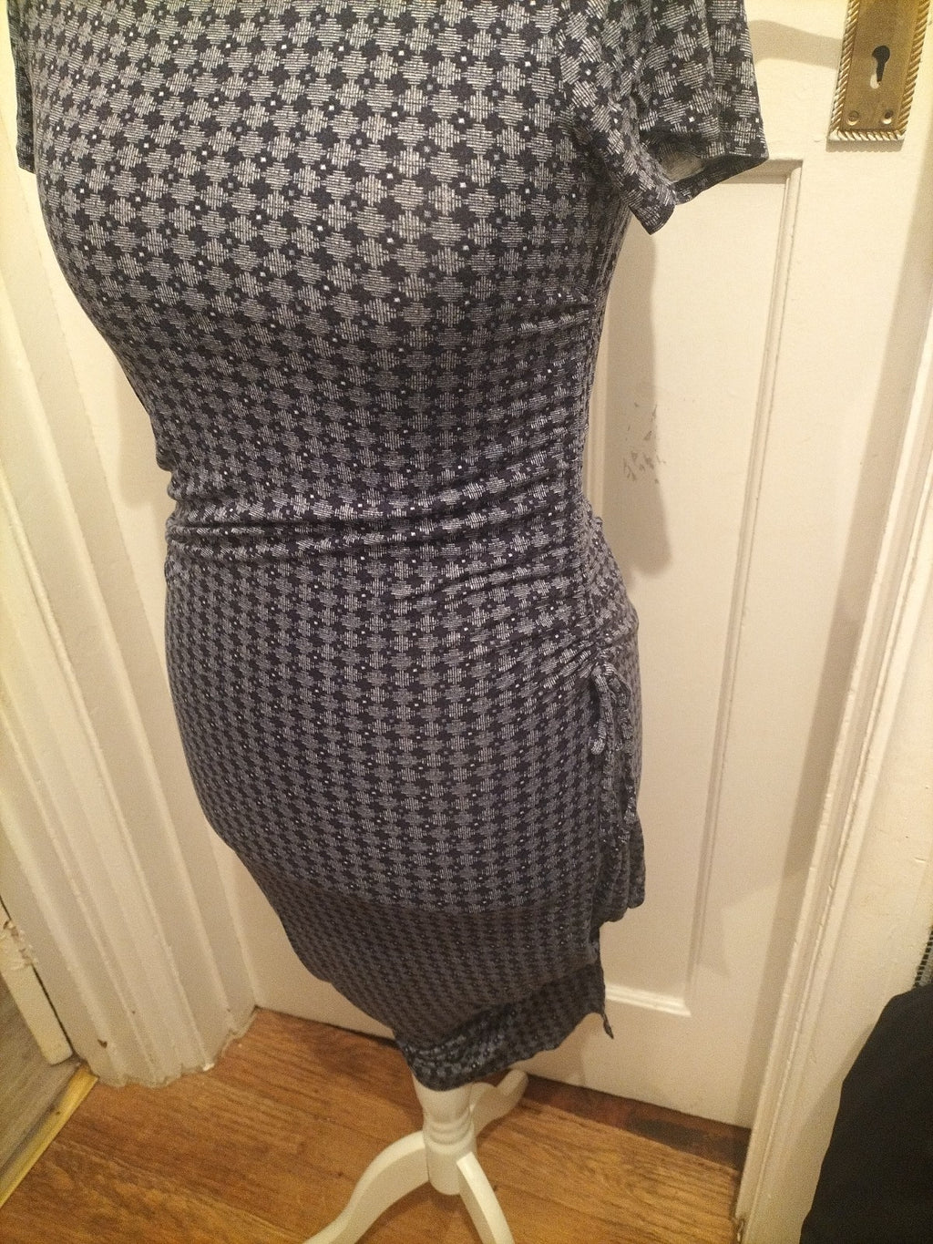 Ladies Gap Size Small Navy And White Patterned Short Sleeved Dress