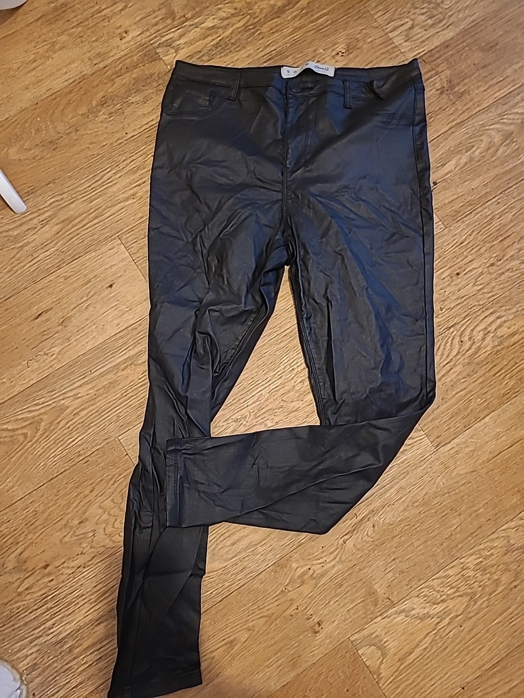 Ladies Denim&Co Size 16 Pleather Trousers