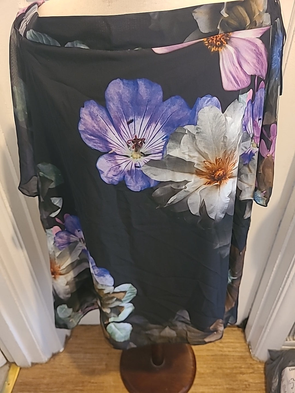 Ladies Lovedrobe Size 18 Multicoloured Floral Short Sleeved Blouse