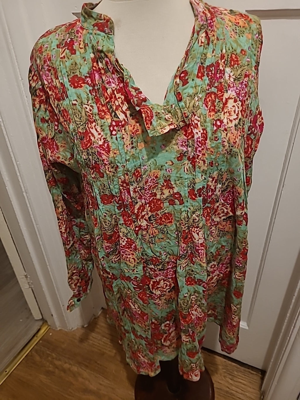 Ladies Size S/M Green And Pink Floral Long Sleeved Dress