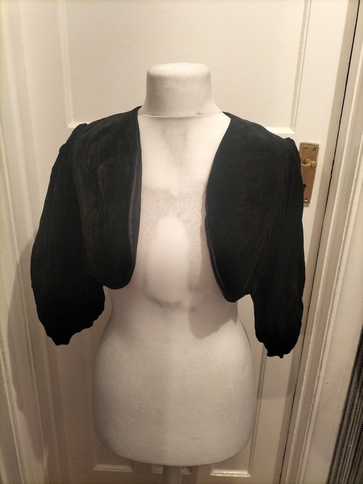 Ladies Jean Allen Size 12 Black Shoulder Shrug
