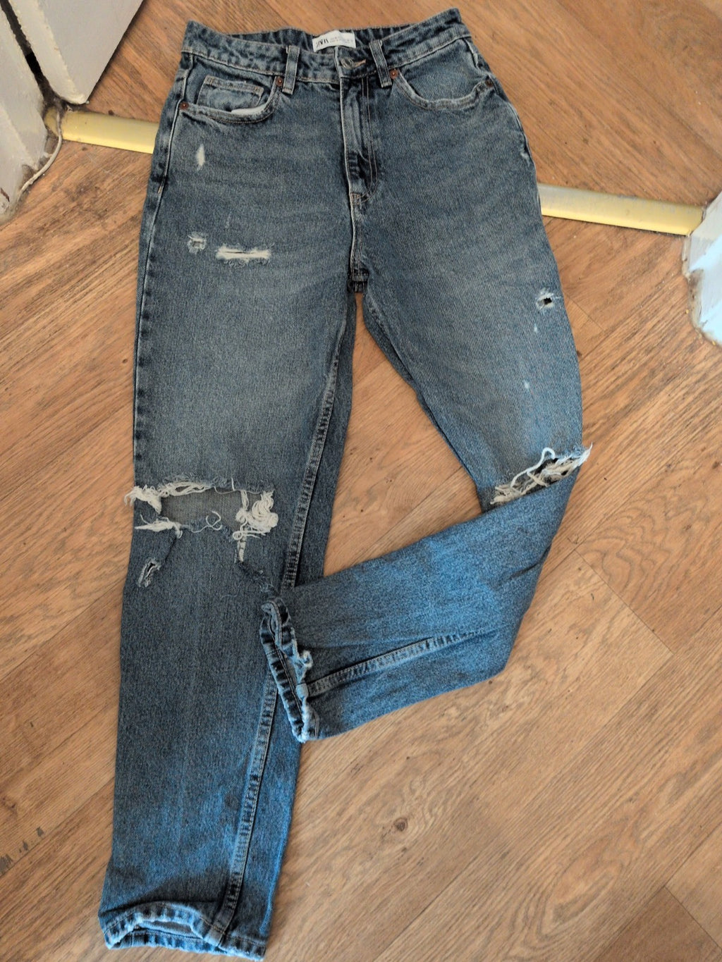 Ladies Zara Size 8 Denim Ripped Jeans