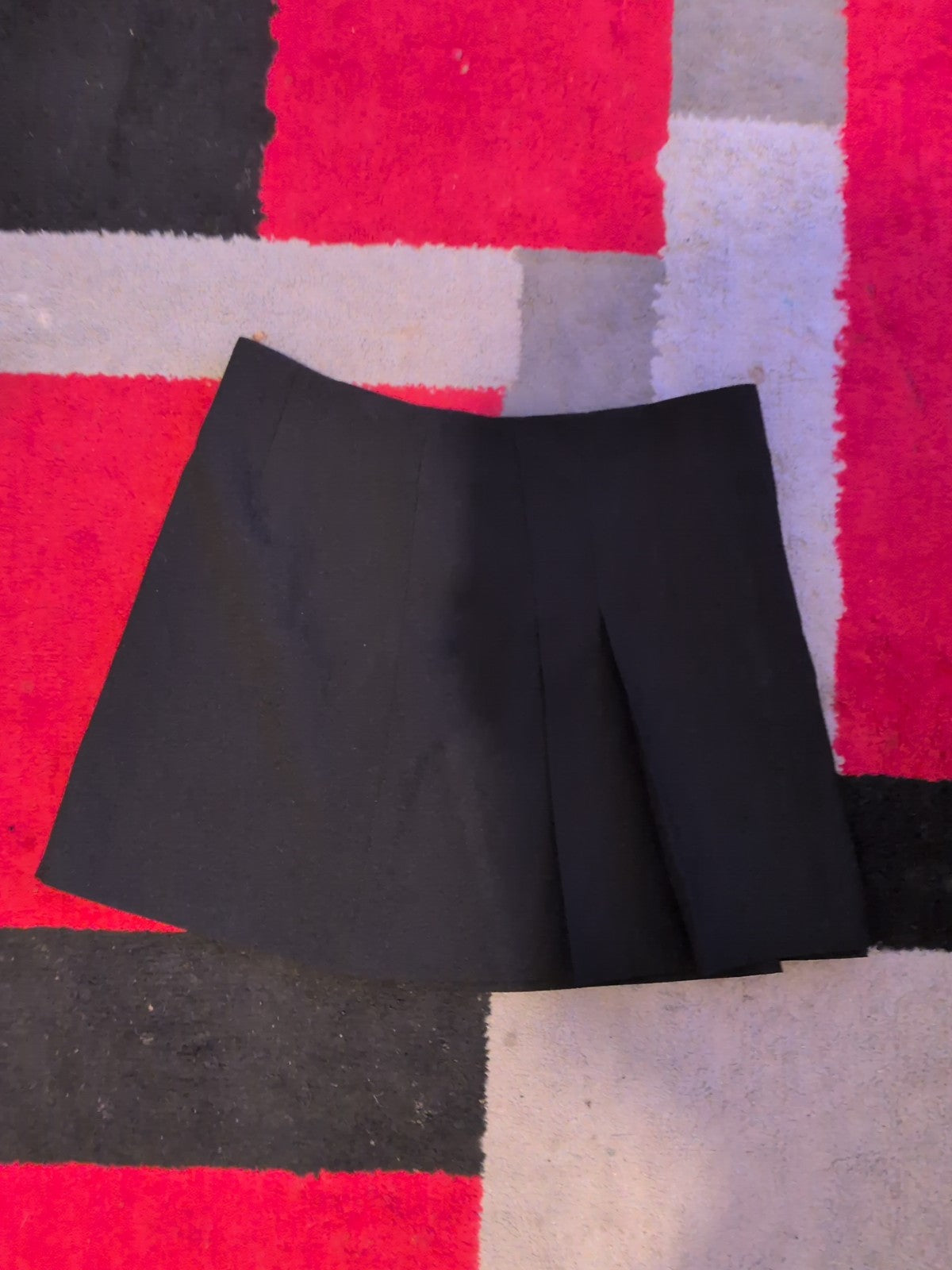 Ladies Dorothy Perkins Size 10 Black Pleat Short Skirt