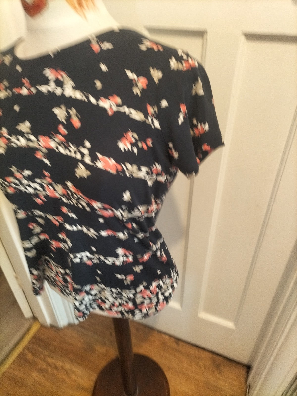 Ladies Maine Size 14 Black Floral Short Sleeved Tshirt