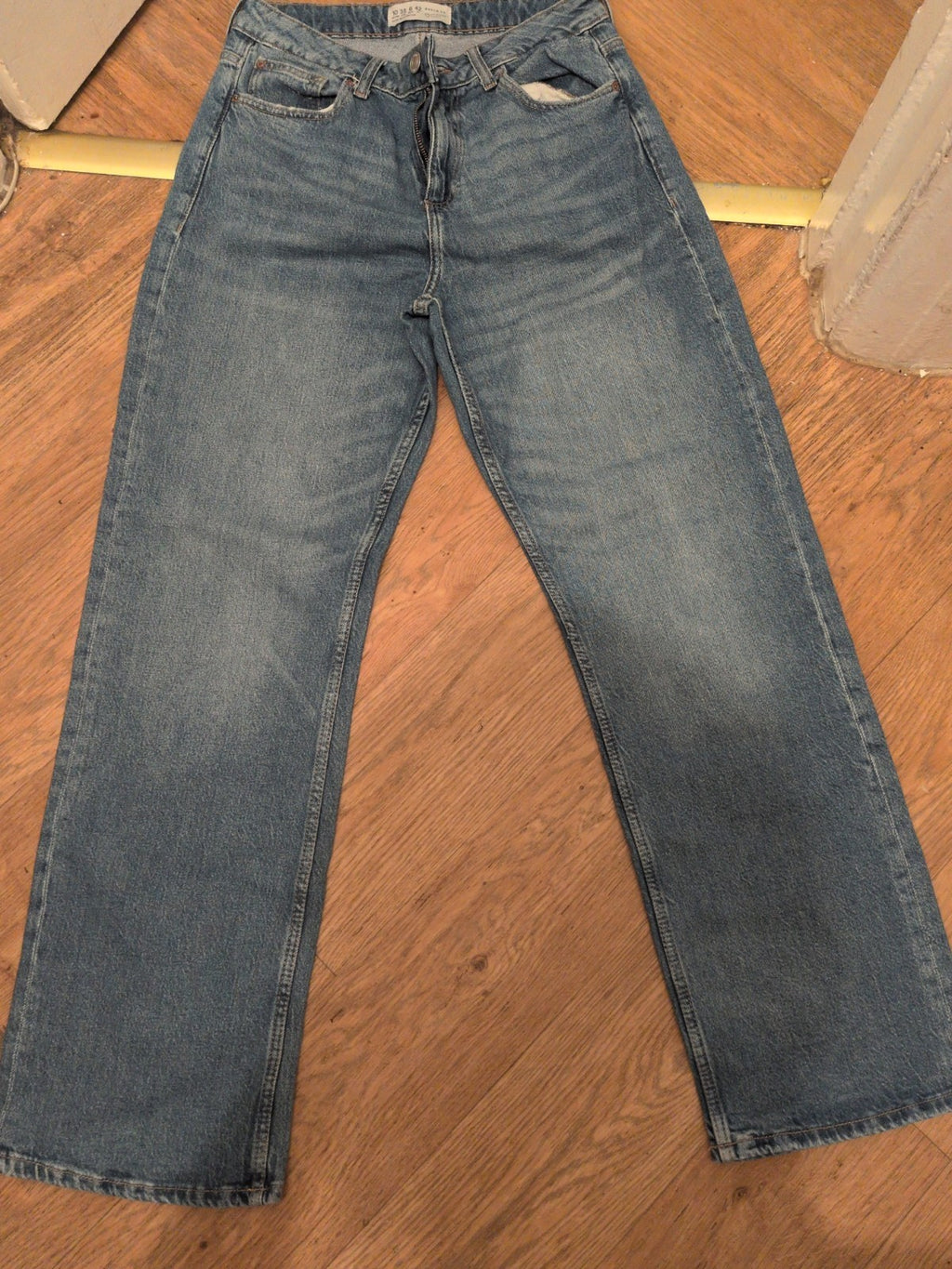 Ladies Denim&Co Size 10 Straight Blue Jeans