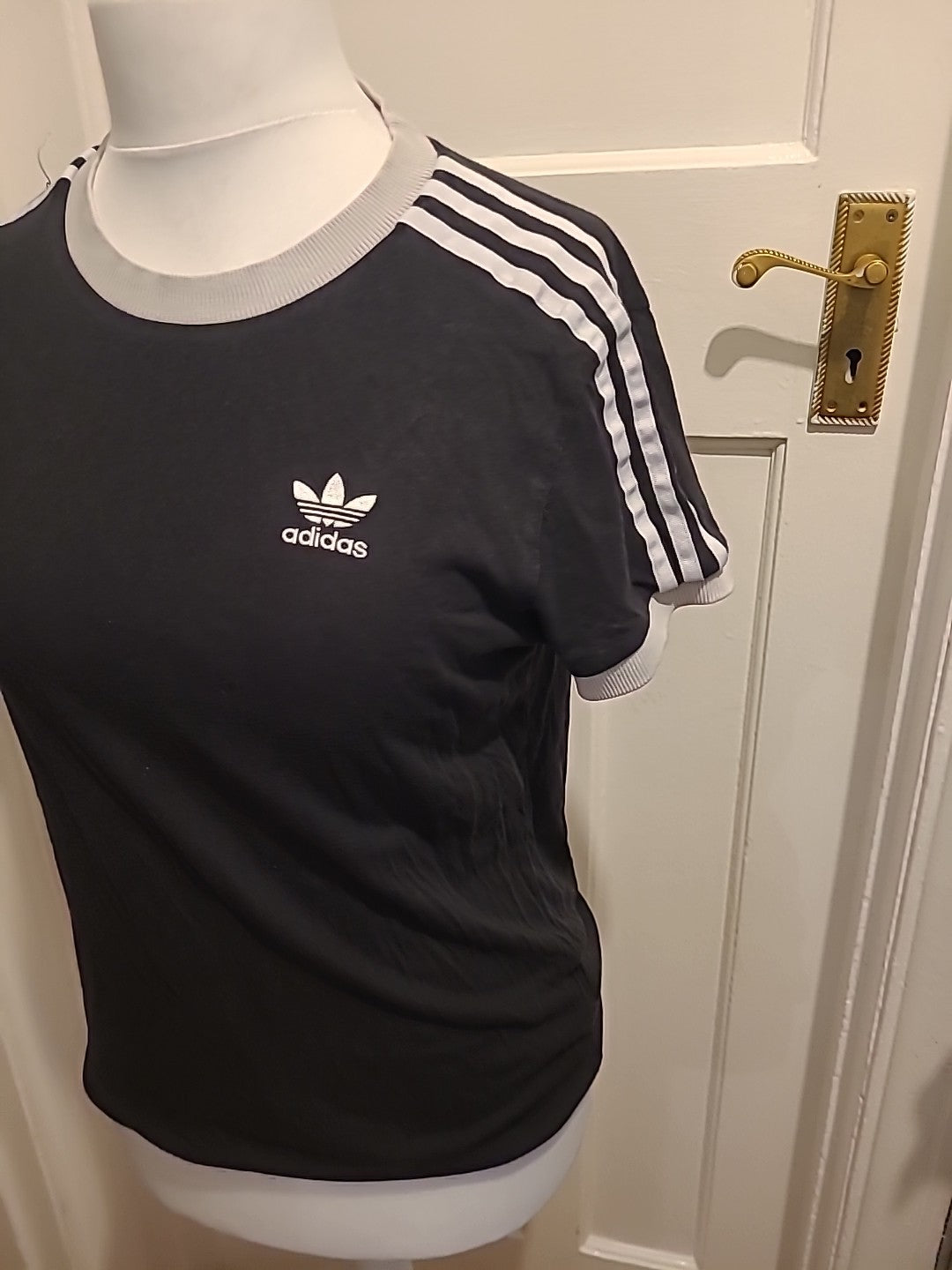 Ladies Adidas Size 6 Black Short Sleeved Tshirt