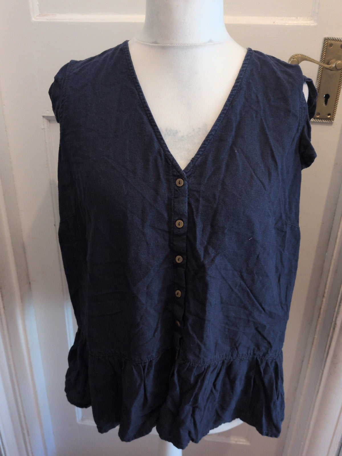 Ladies Papaya Size 20 Navy Buttoned Sleeveless Blouse