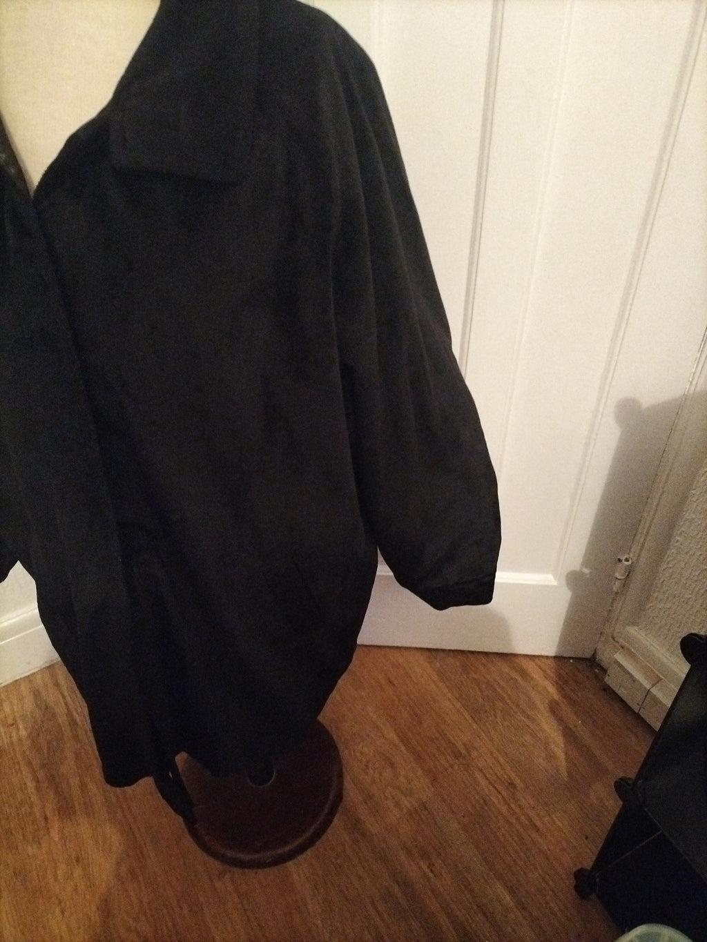 Ladies Size Large Black Shiny Fleece Lined Coat