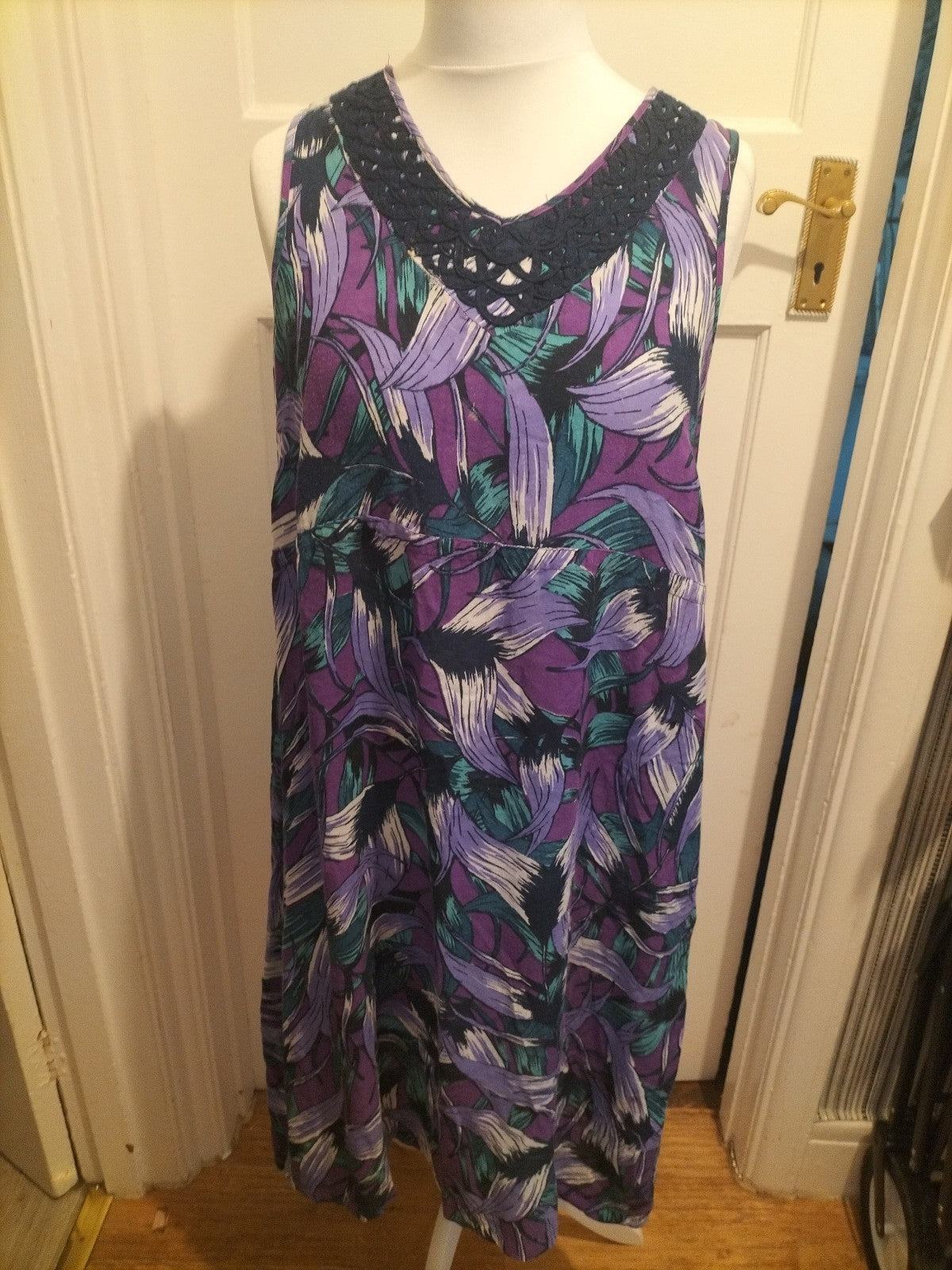 Ladies BM Casual Size 14 Purple Sleeveless Floral Dress