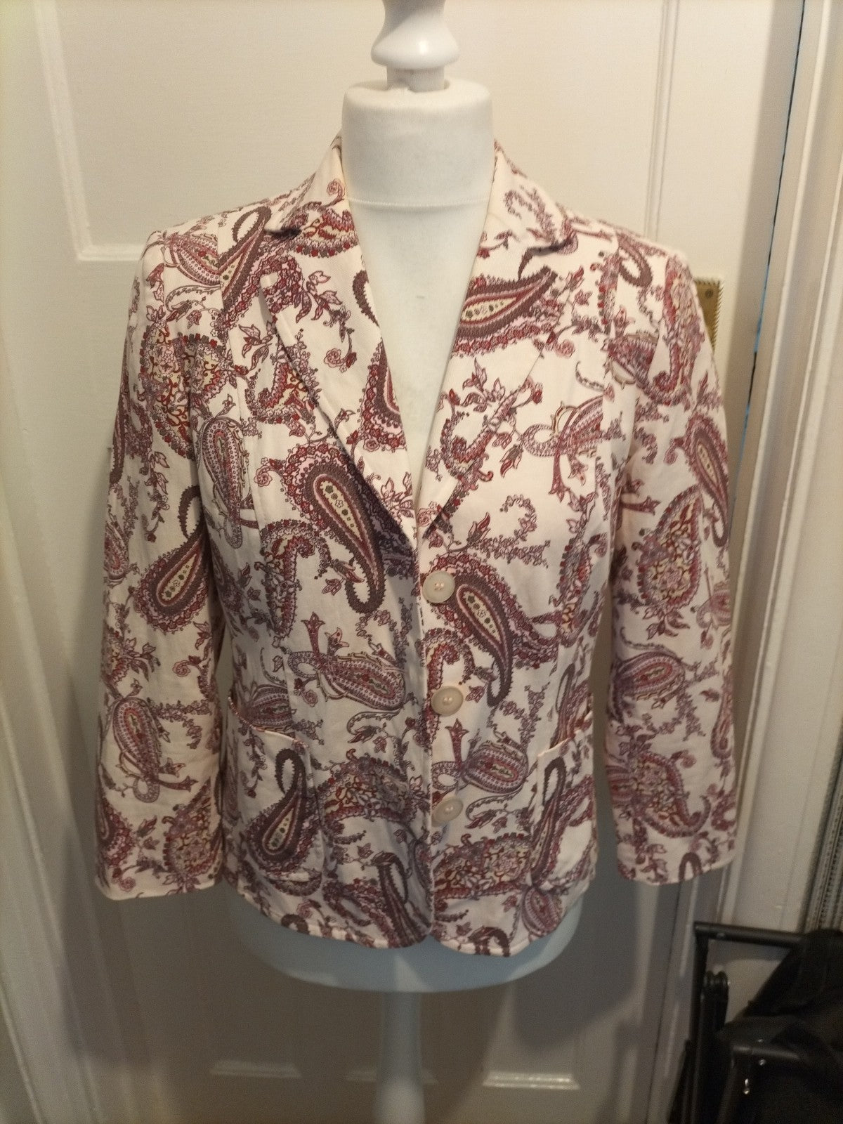 Ladies Size Large Cream And Purple Padded Lined Blazer