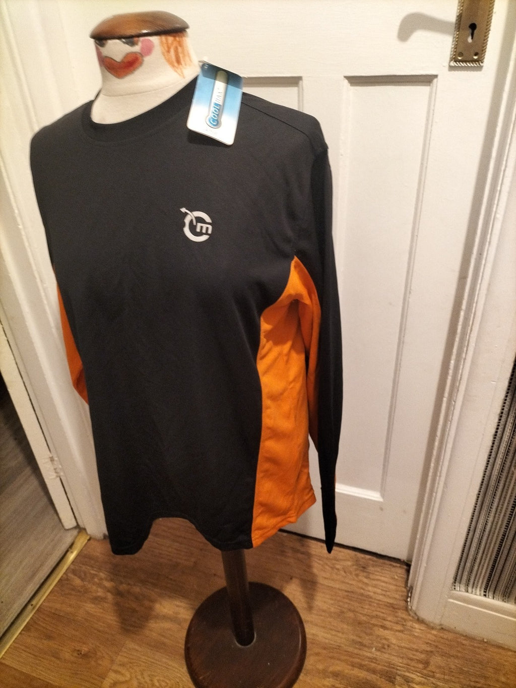 Brand New Mens Cool Max Size 42R Orange Black Long Sleeved Sports Tshirt