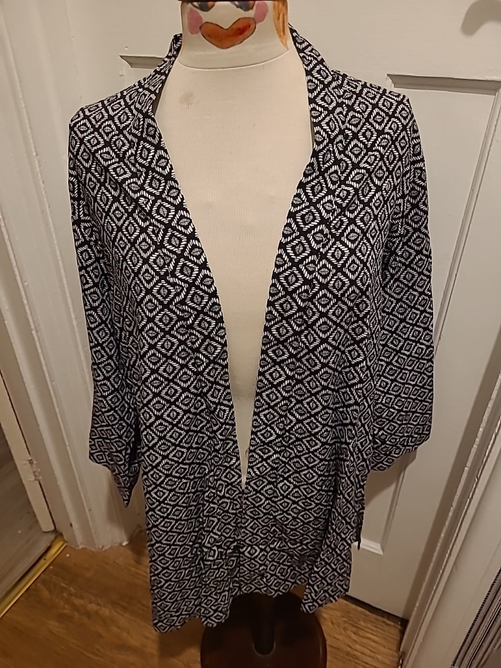Ladies Peacocks Size Small Black And White Long Sleeved Cardigan
