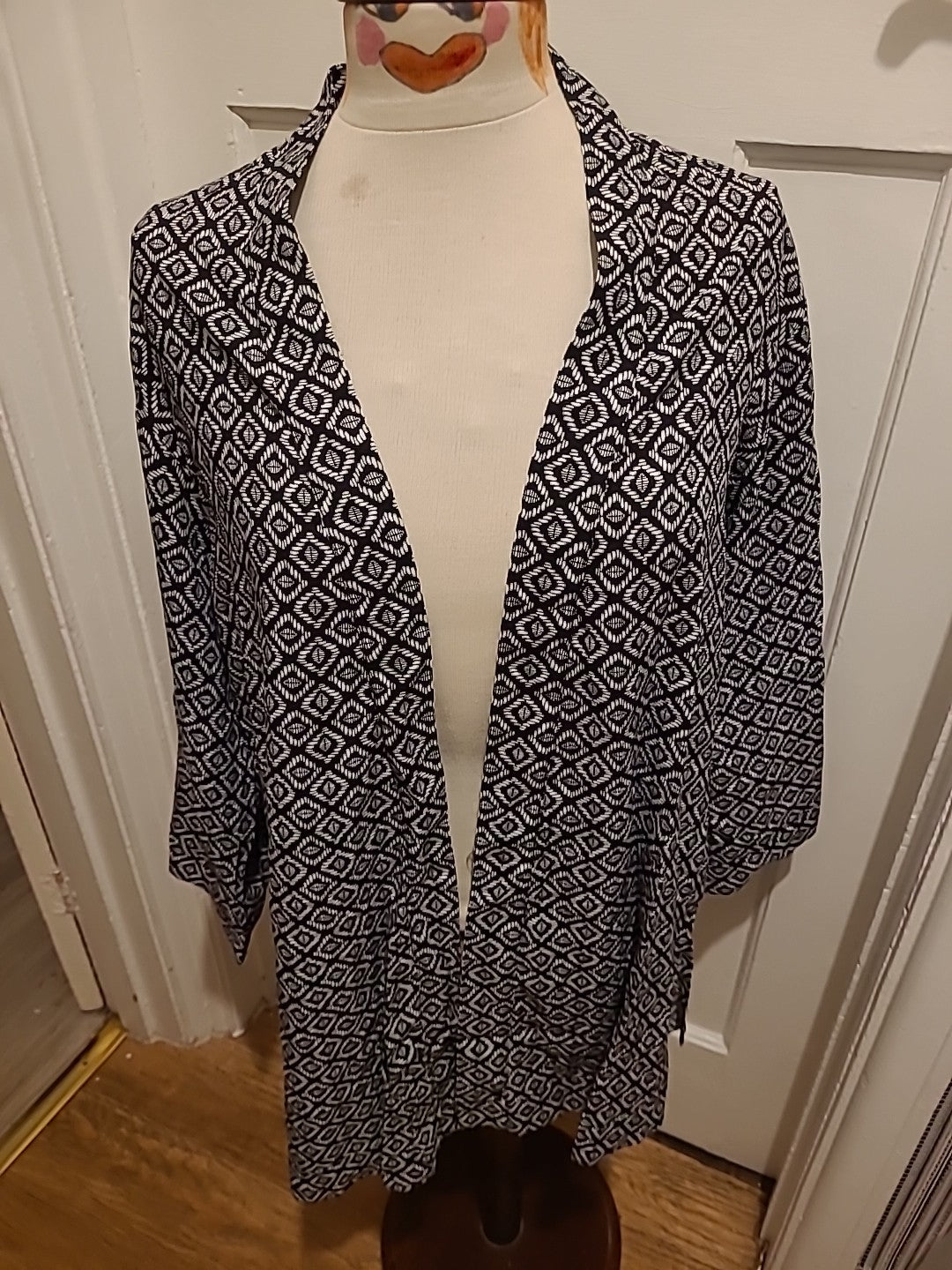 Ladies Peacocks Size Small Black And White Long Sleeved Cardigan