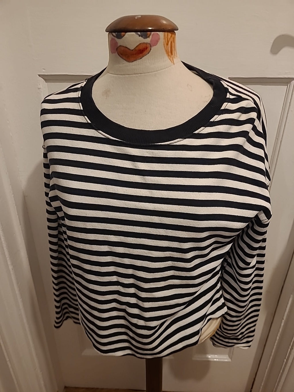 Ladies Size Large Black And White Striped Long Sleeved Jumper
