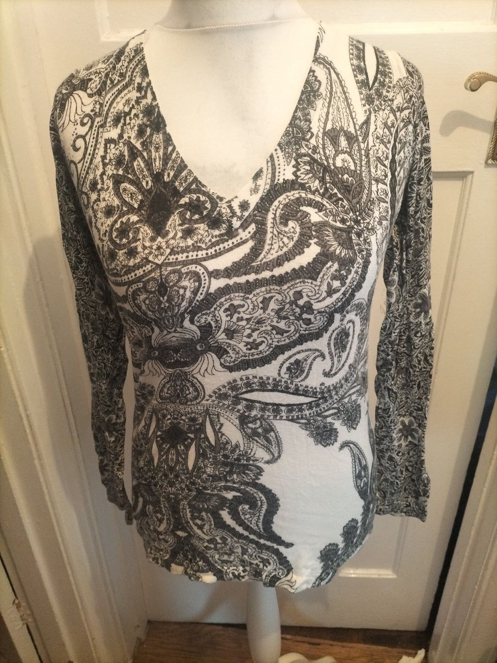 Ladies Next Size 8 Grey Black White Aztec Long Sleeve Blouse