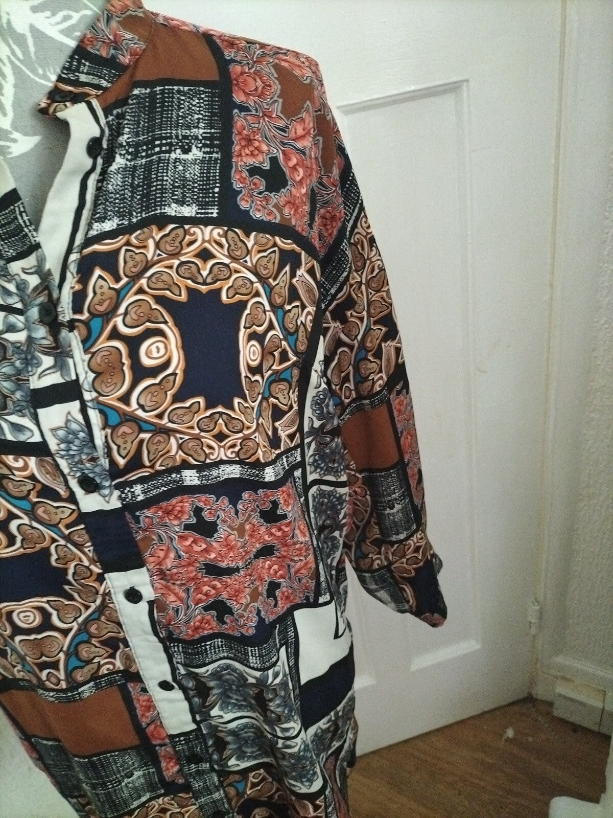 Ladies Love Over Things Size Small Black Multi Colored Long Sleeved Blouse