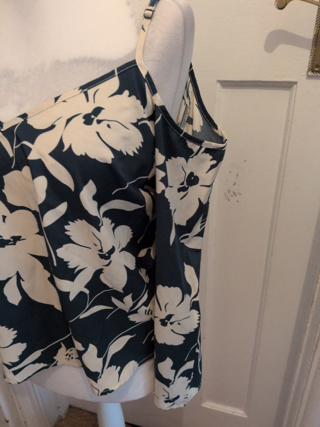 XL Green And White Floral Open Shoulder Long Sleeve Blouse
