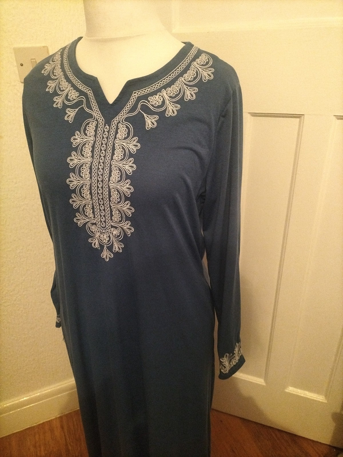 Ladies Sunnyme Size Large Blue Floor Length Dress