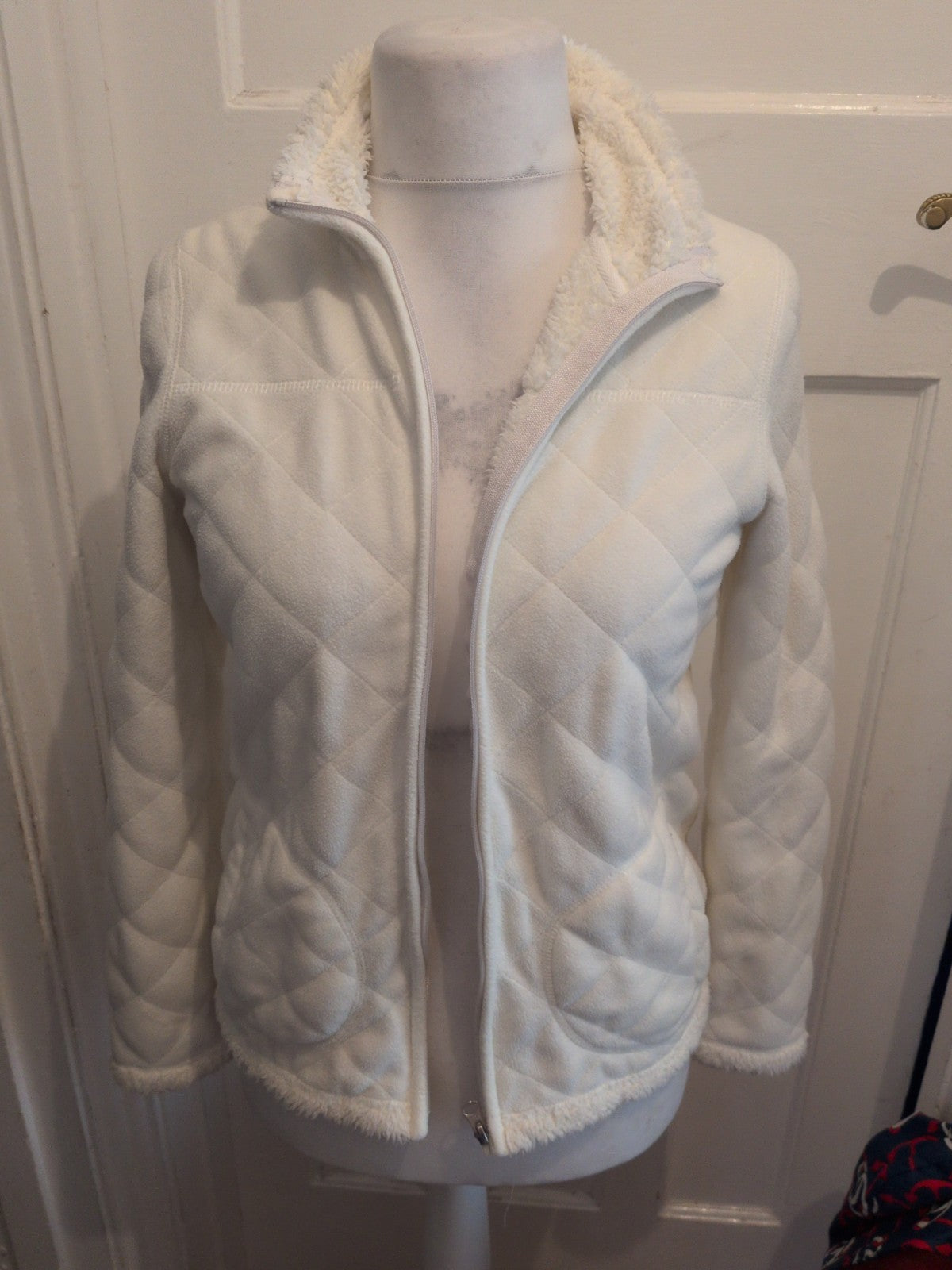 Ladies Tu Size 8 White Fleece Lined Full Zip Jacket