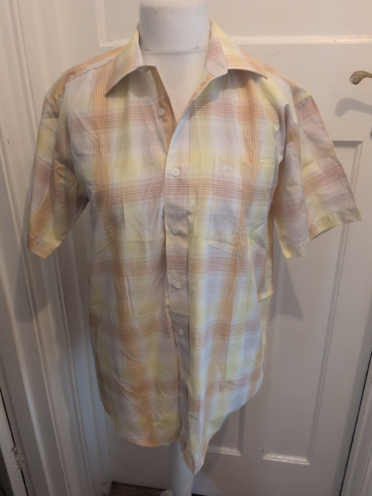 Willerby Smith 16" Yellow And Orange Short Sleeve Shirt