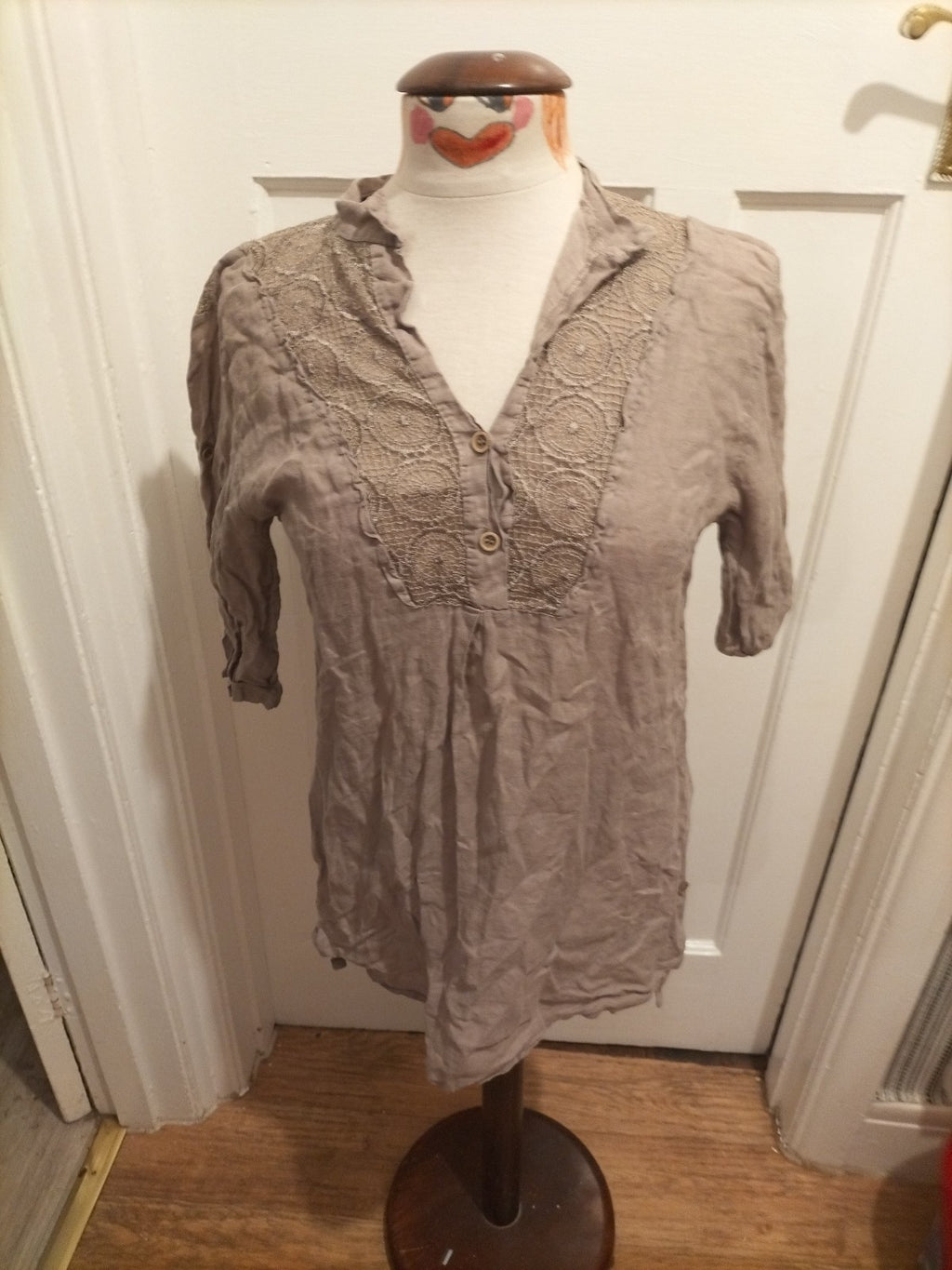 Ladies Size Medium Brown Long Sleeved V Neck Blouse