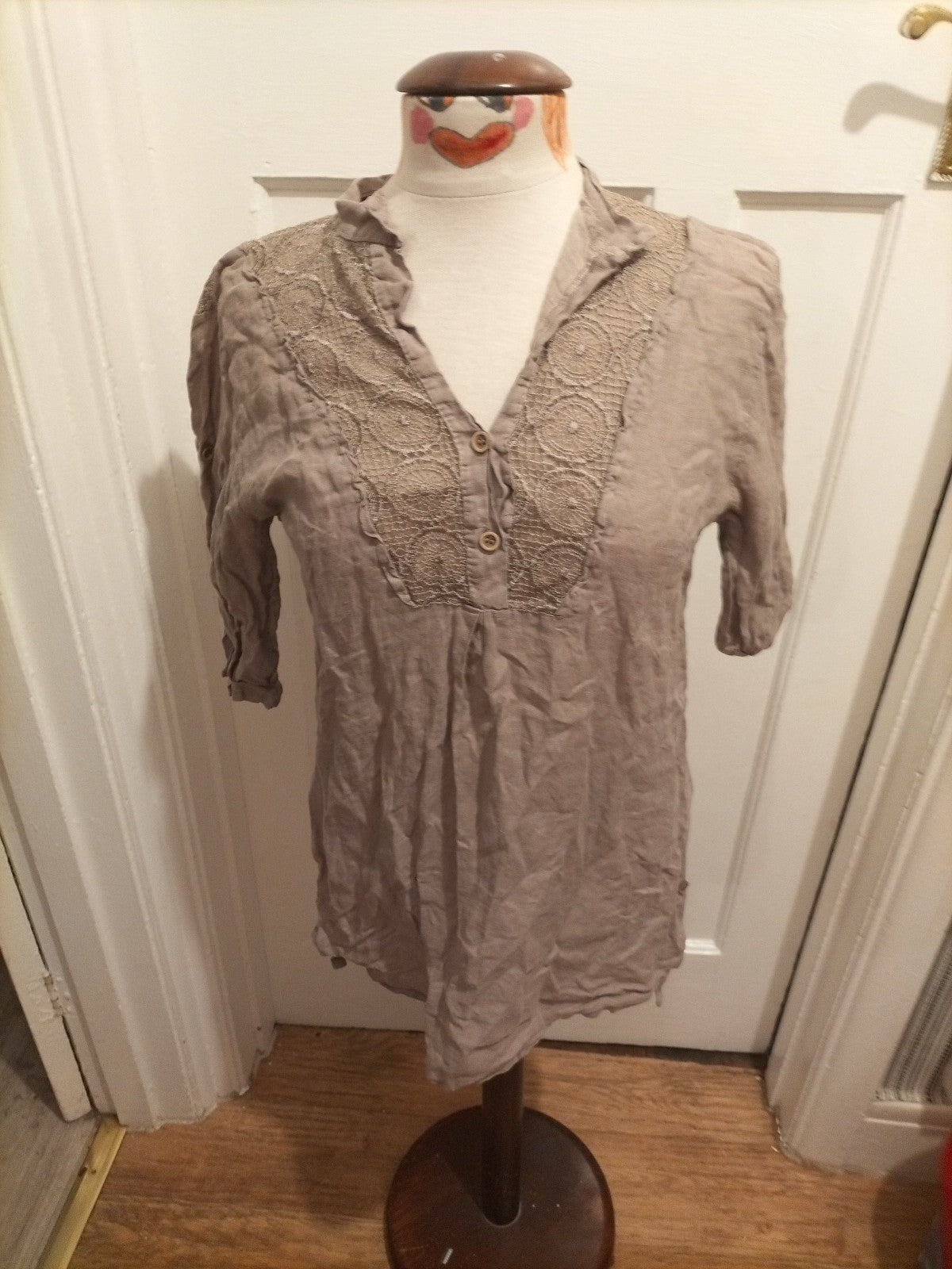 Ladies Size Medium Brown Long Sleeved V Neck Blouse