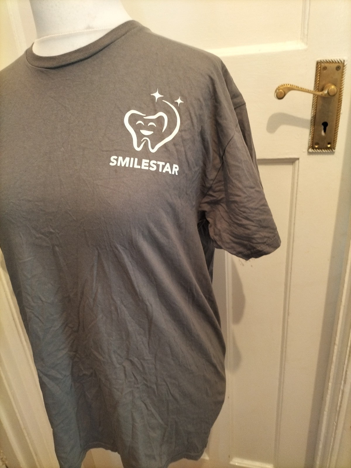 Mens Gildan Size Large Grey Print Short Sleeved Tshirt