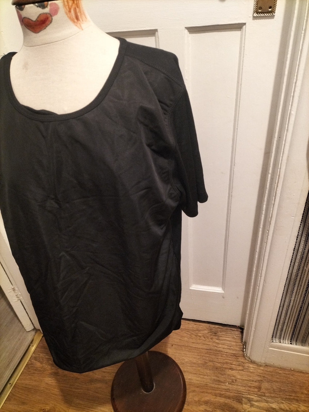 Mens Unique & Pure Size XL Black Short Sleeved Tshirt