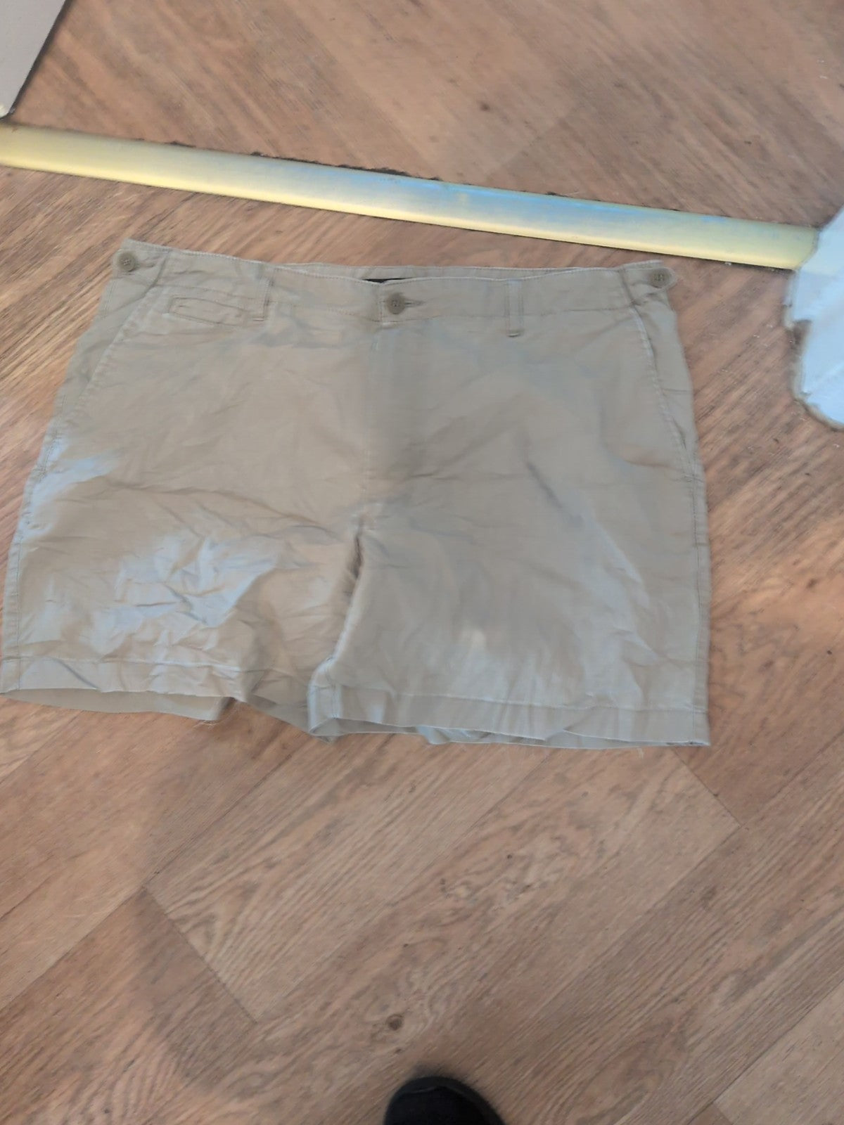 Blue Harbour 40" Light Sand Shorts