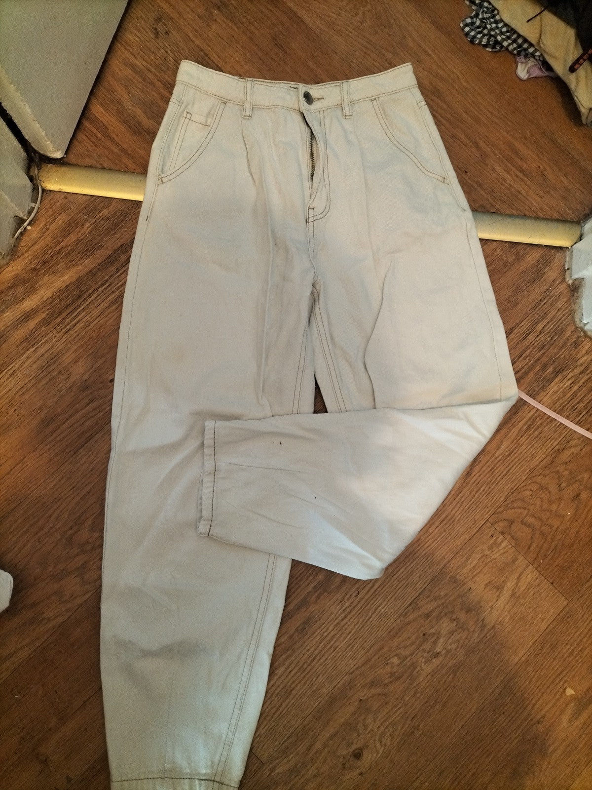 Stradivarius 8 White Straight Leg Jeans