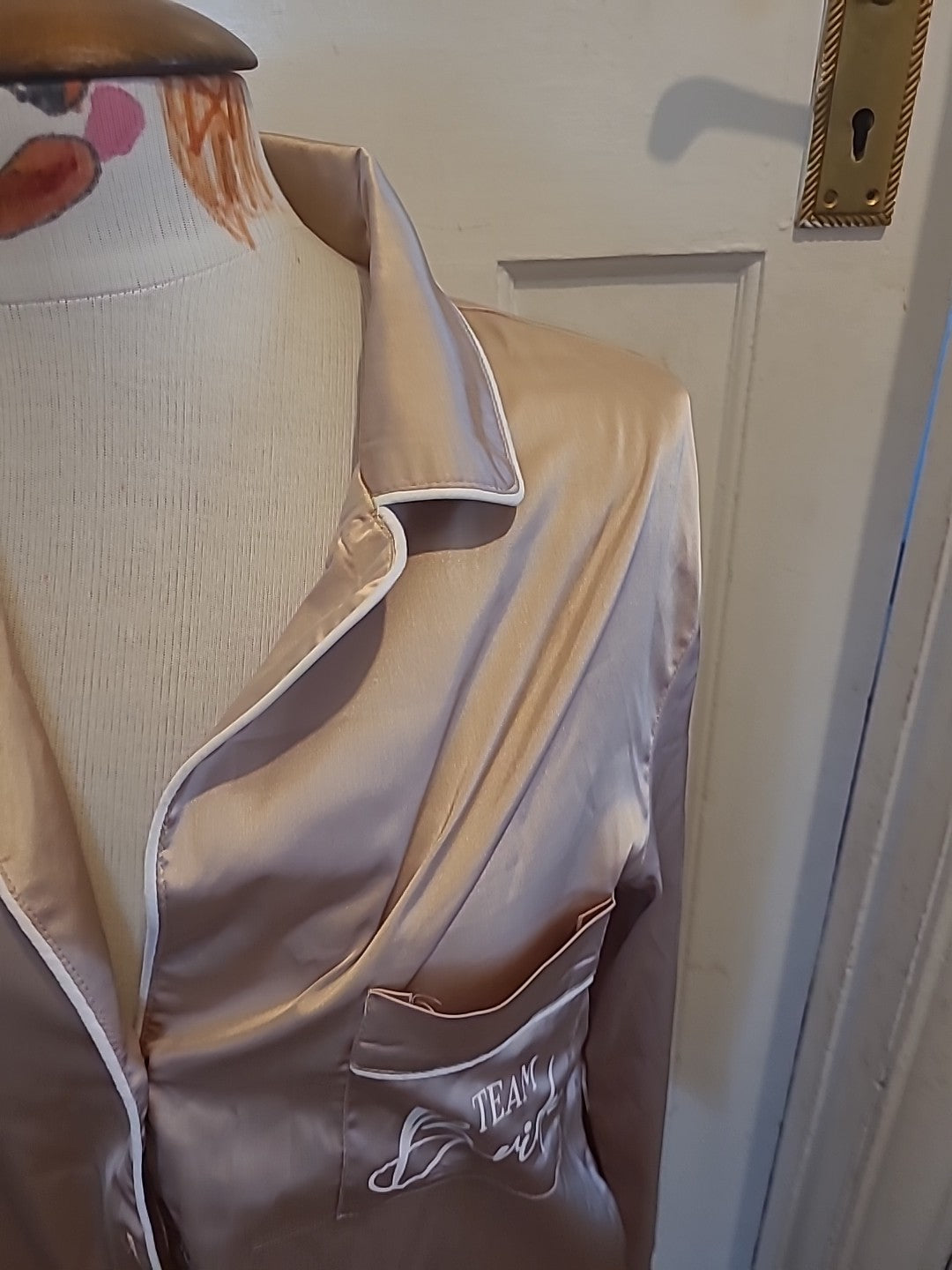 Ladies Inthestyle Size 6 Gold Bride Team Silky Night Shirt