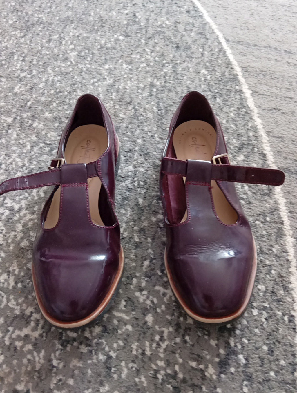 Girls Clarks Shoes Burgundy Size 3.5 T Bar Fastening Free Delivery