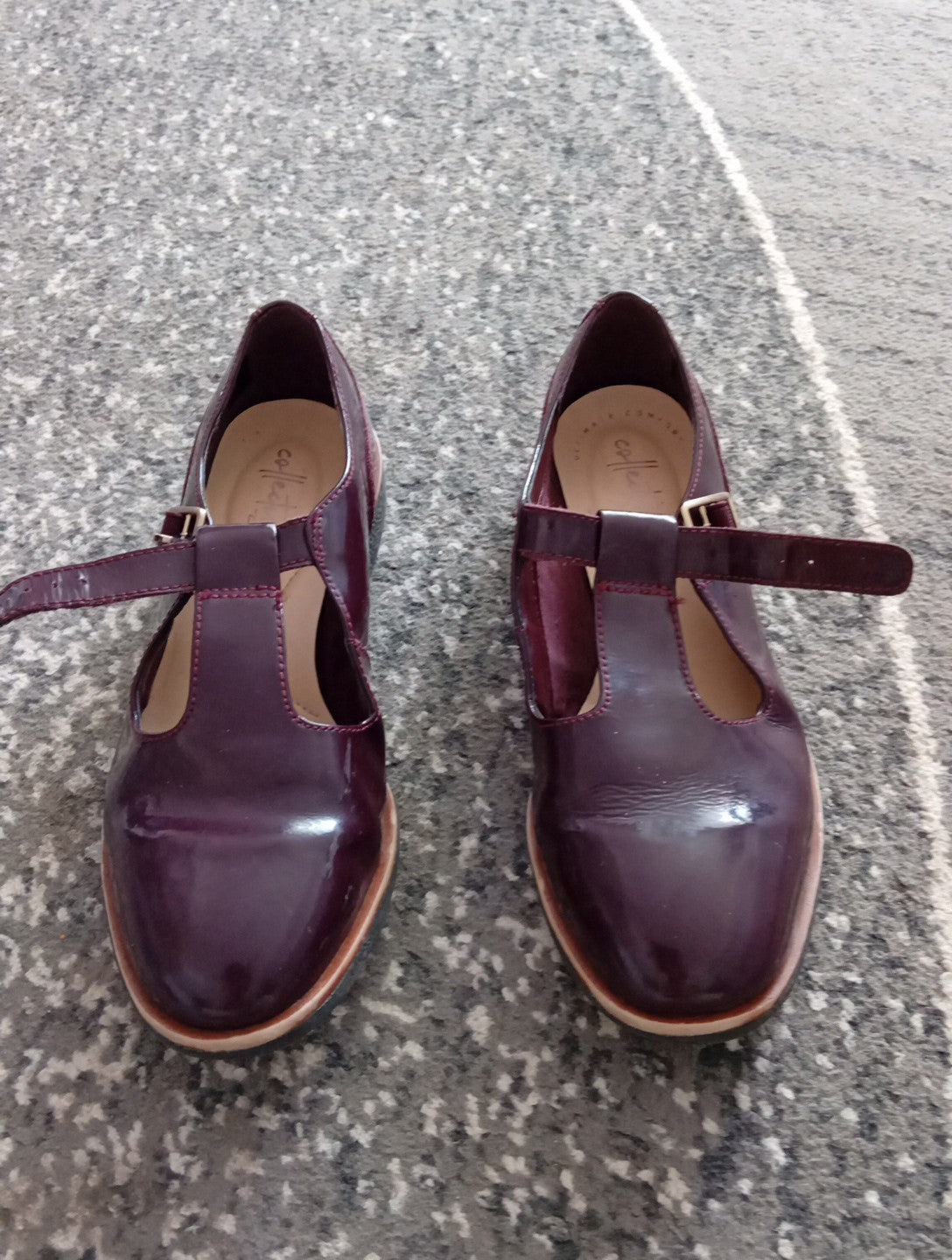 Girls Clarks Shoes Burgundy Size 3.5 T Bar Fastening Free Delivery