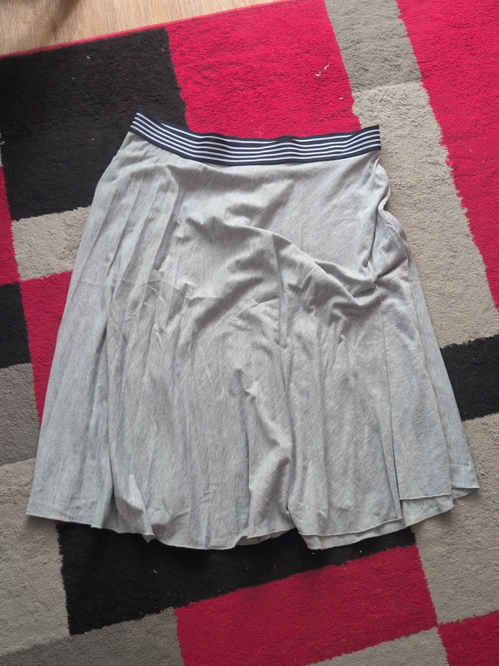 Ladies Primark 16 Grey Elasticated Flare Skirt