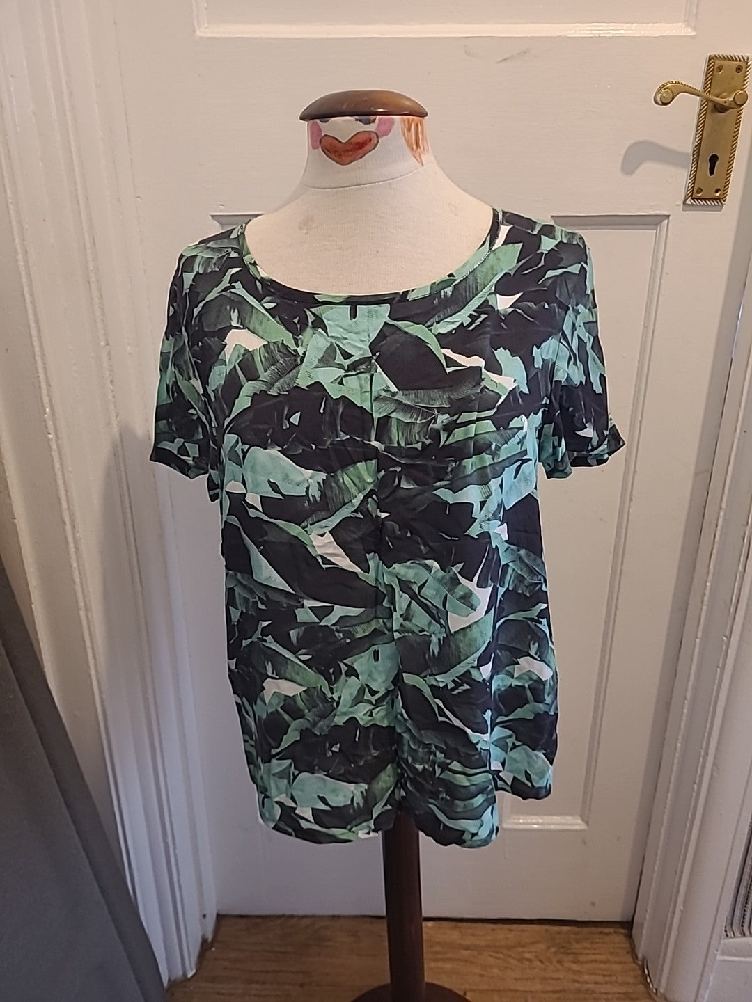 Ladies Viz.a.viz Size Small Green Black Short Sleeved Tshirt