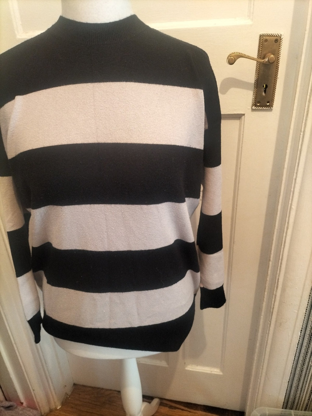Ladies George Size 8-10 Black And Grey Long Sleeved Jumper