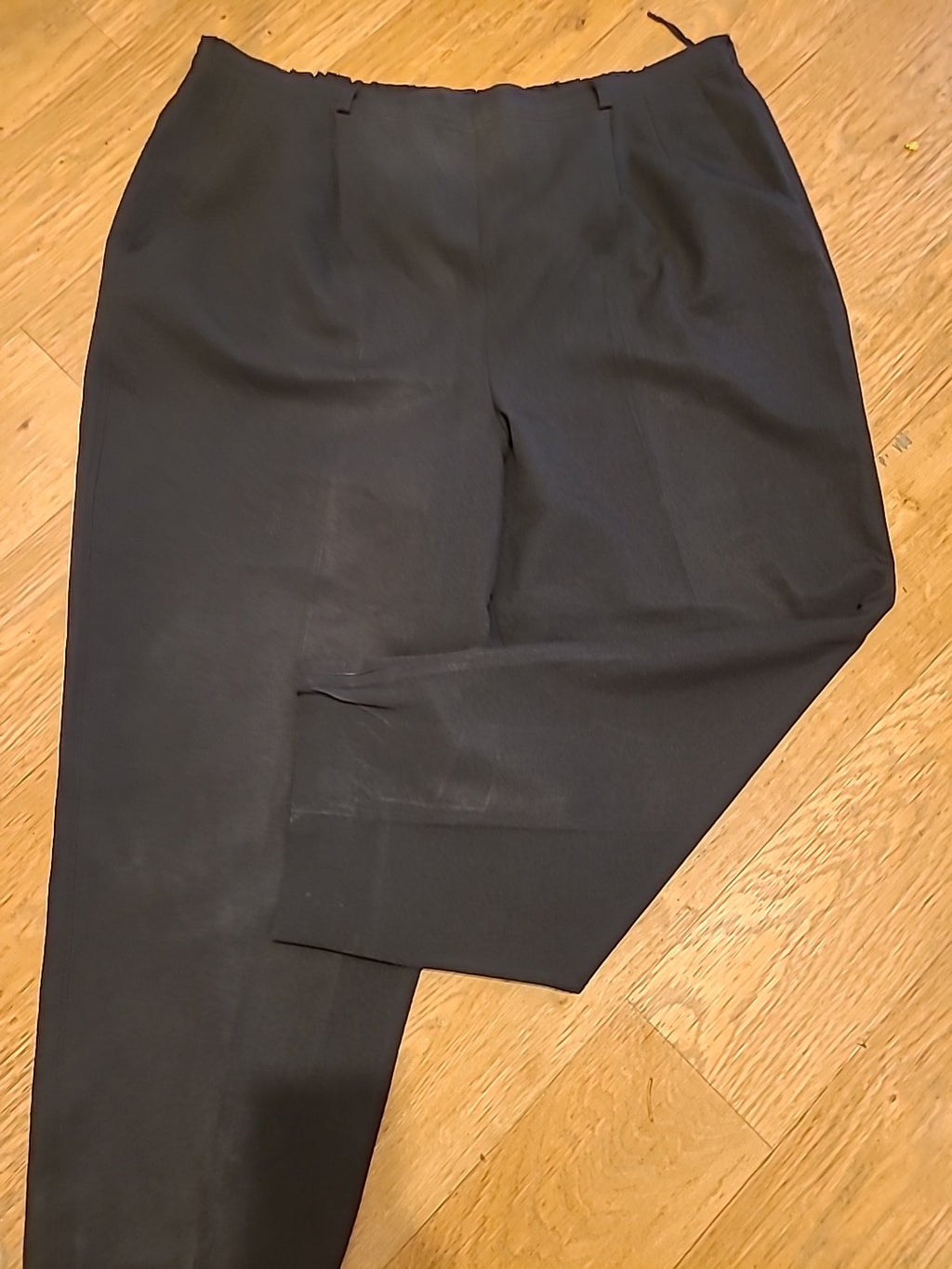 Ladies Design Essentials Size 20 Black Elasticated Trousers