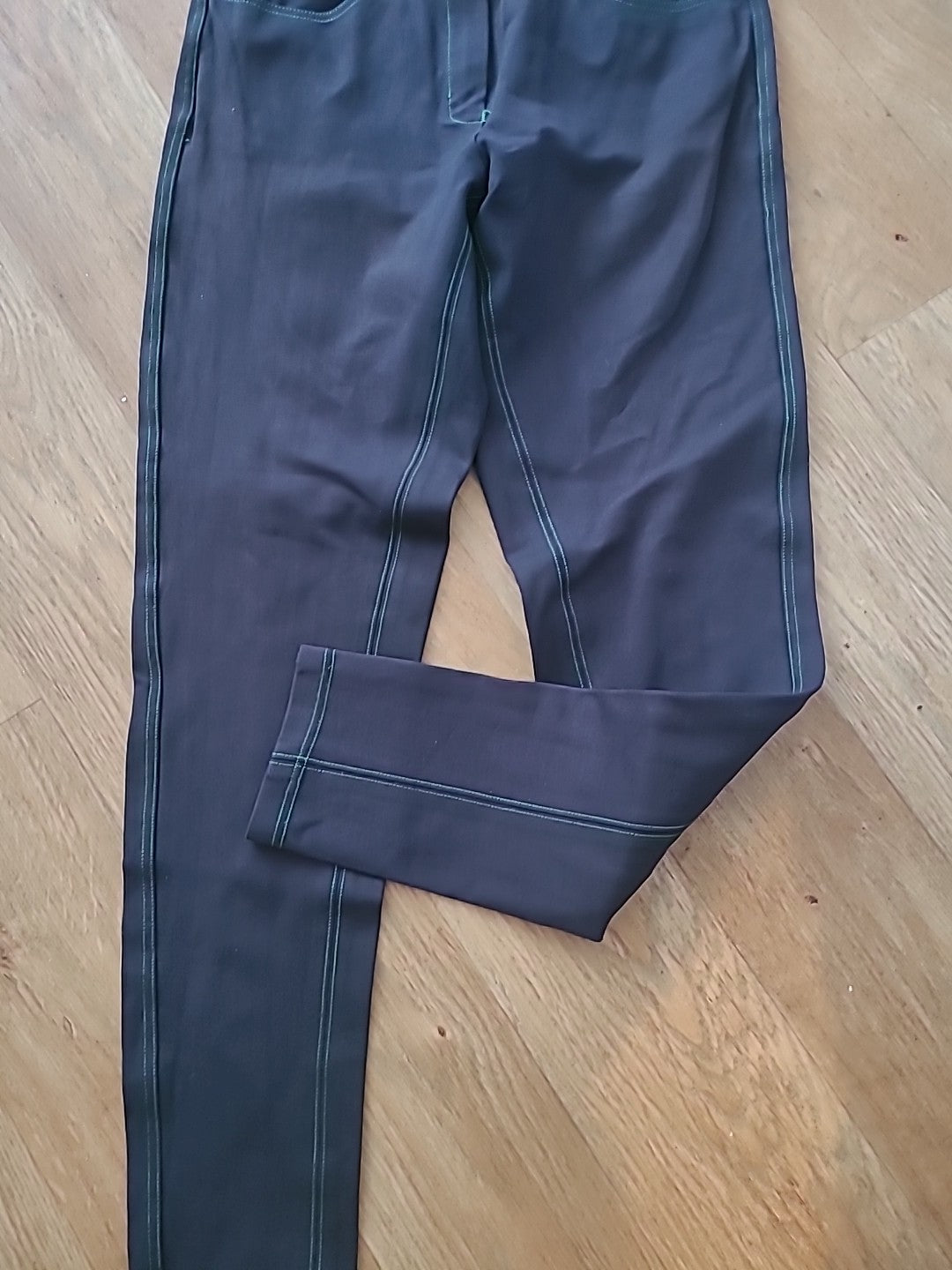 Ladies Life Style Equestrian Size 32" Grey Trousers/leggings