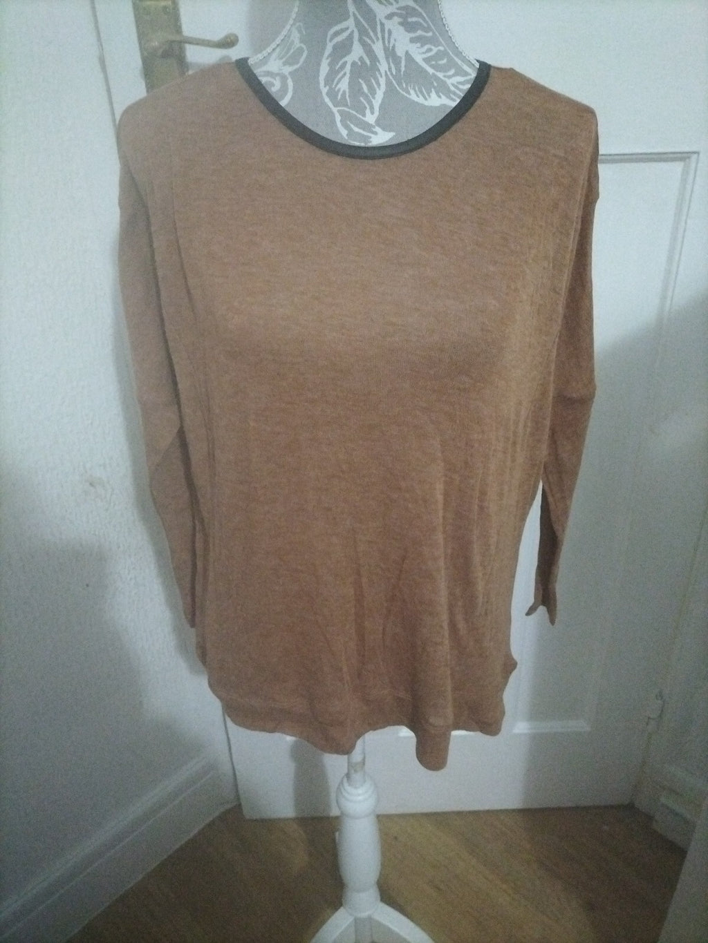 Ladies Size 10 Light Brown Lightweight Top