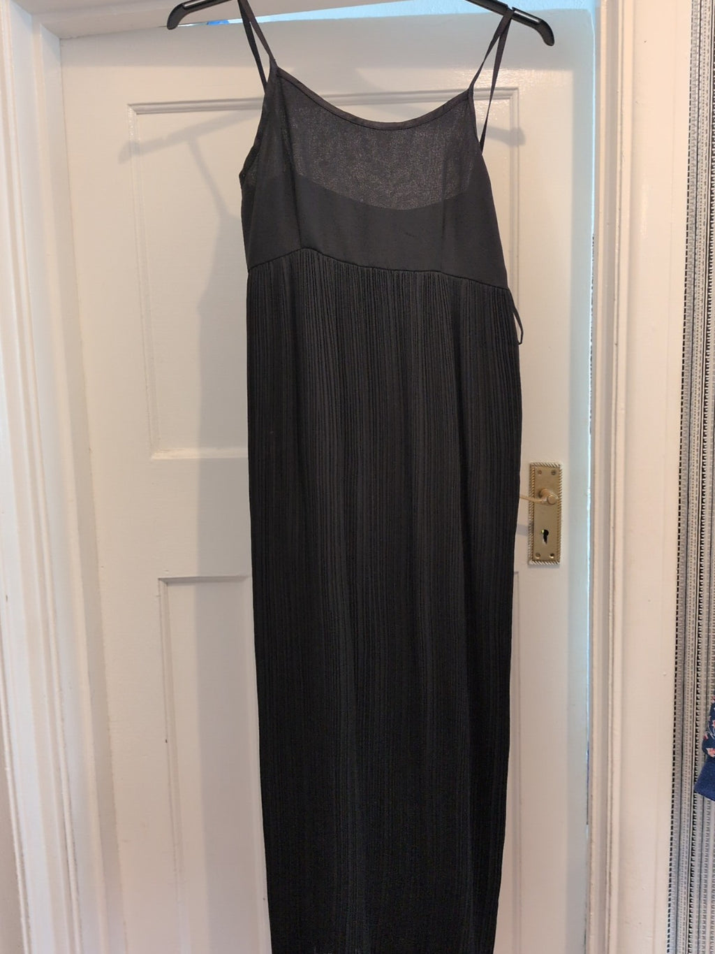Principles 10 Black Lined Sleeveless Crinkle Pleat Dress Long