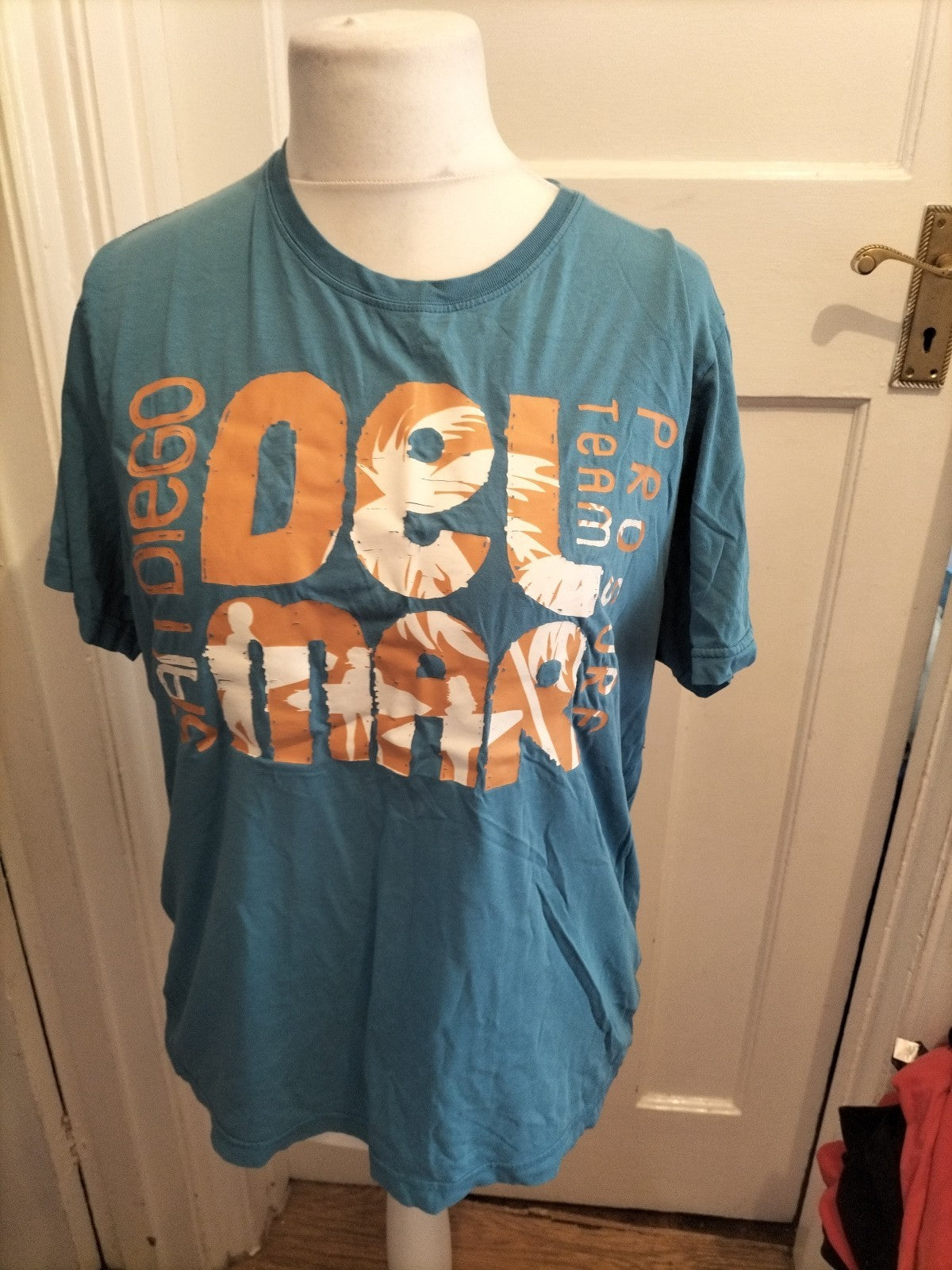 Mens Burton Size Large The Retro Surf Blue Print T-shirt Short Sleeved